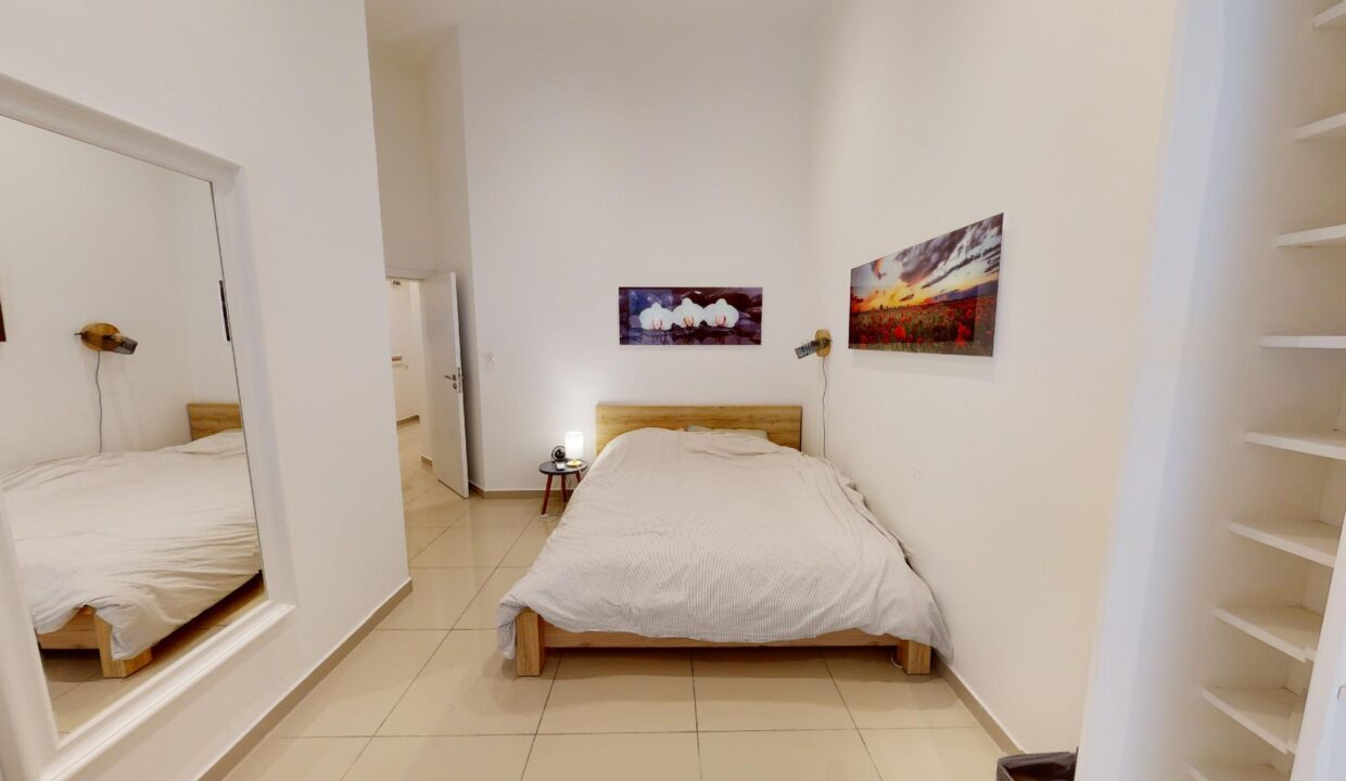 Modern-3-bedroom-maisonette-09092022_095129